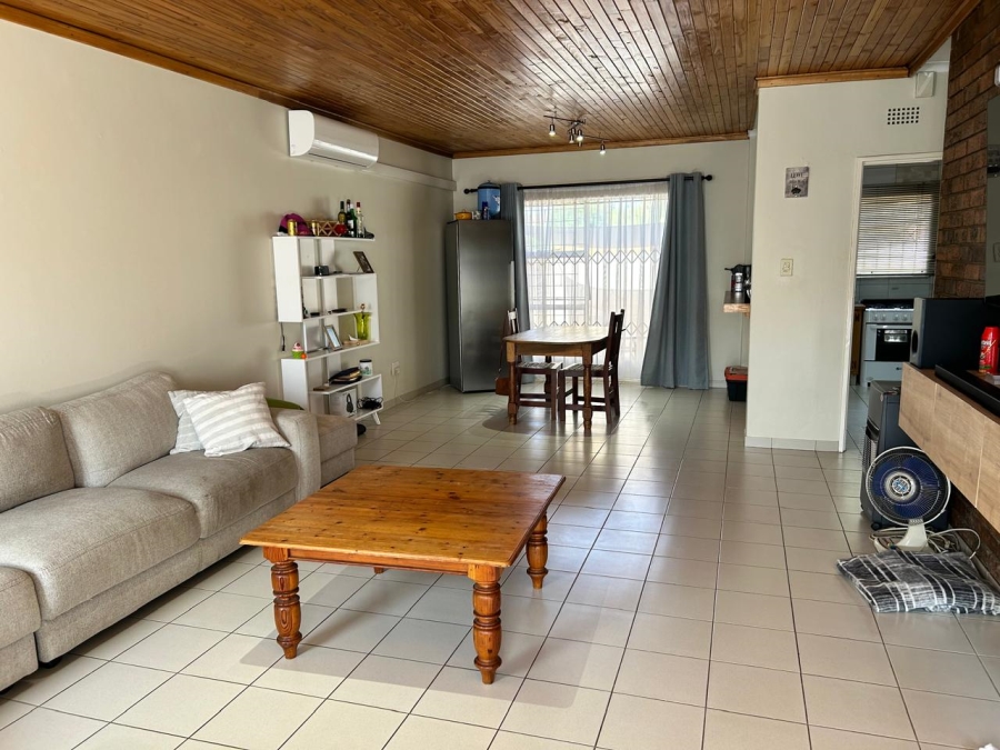 2 Bedroom Property for Sale in Langenhovenpark Free State